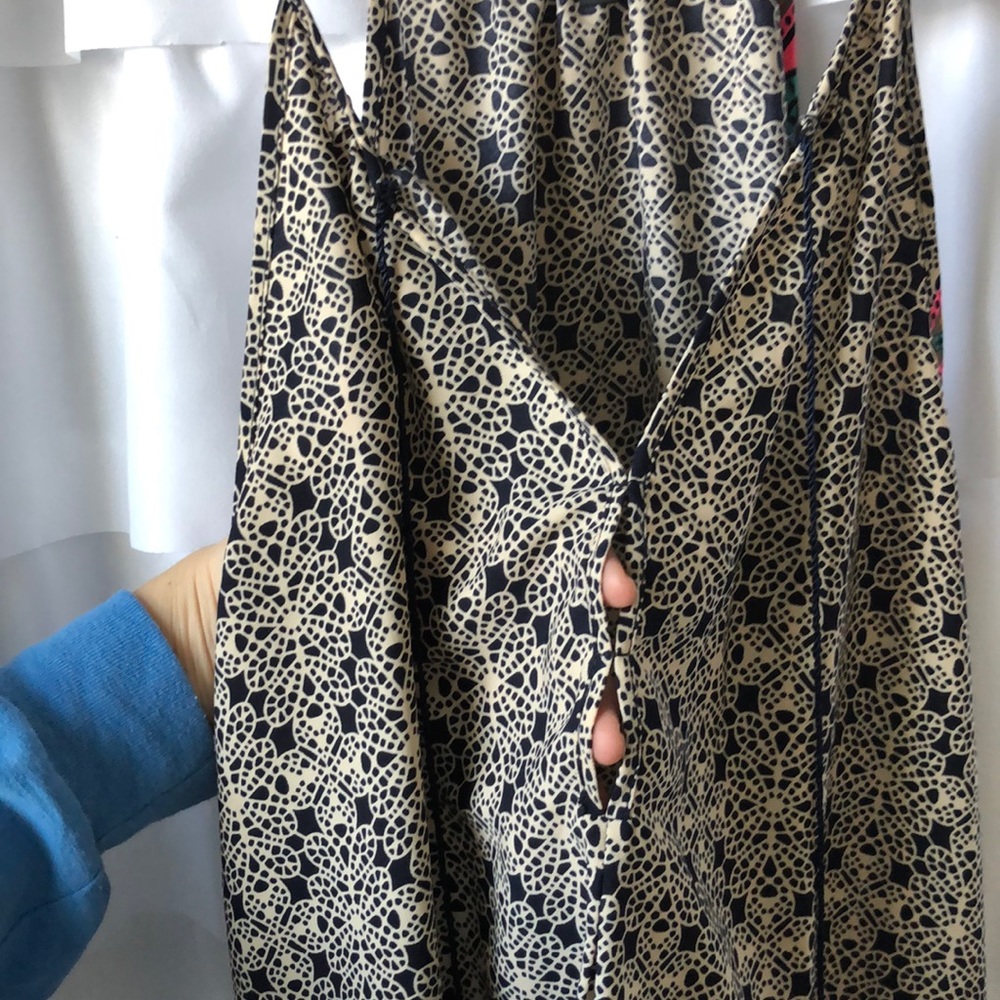 Unique Top - Picture 7 of 7